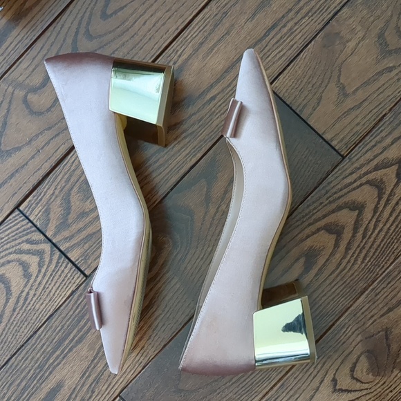 Lord and Taylor silk pumps - Picture 3 of 9